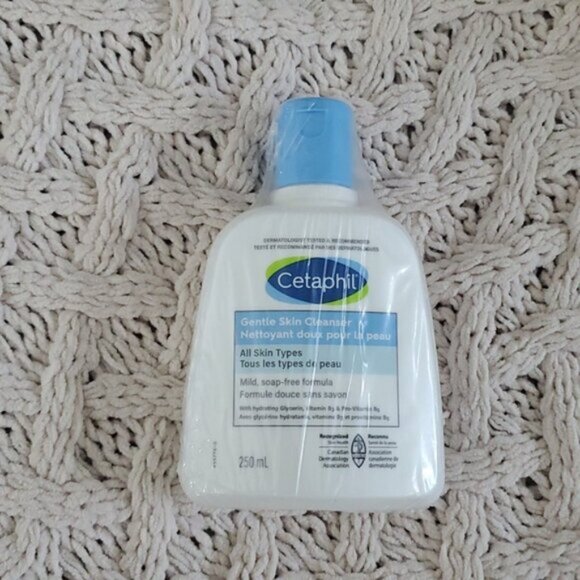 Cetaphil Gentle Skin Cleanser All Skin Types- 250ml - Picture 3 of 8